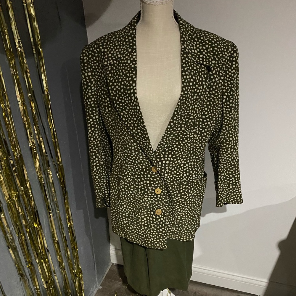 Women's suit